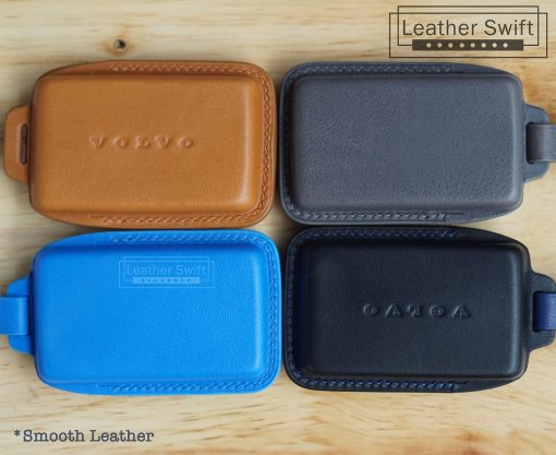 Leather case cover designed for Volvo EX30 remote keyless fob, providing protection and style. Perfect accessory for your car key. Keep your key safe and secure in this durable and stylish leather cover. Ideal for Volvo EX30 owners looking to protect and personalize their key fob.