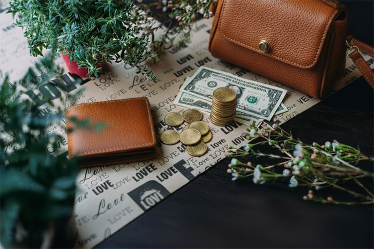 leather wallet for men and women by leatherswift